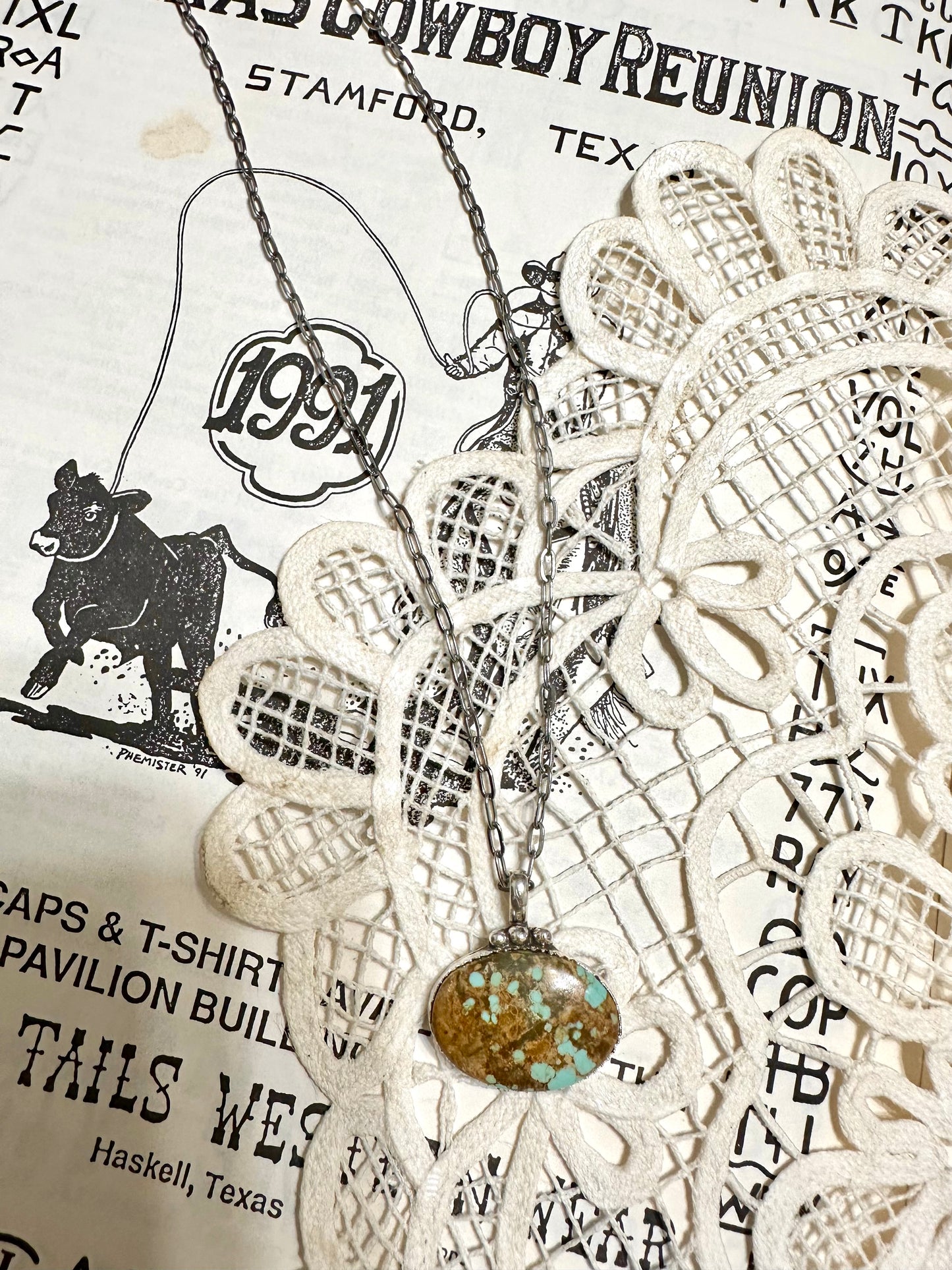 the oval necklace