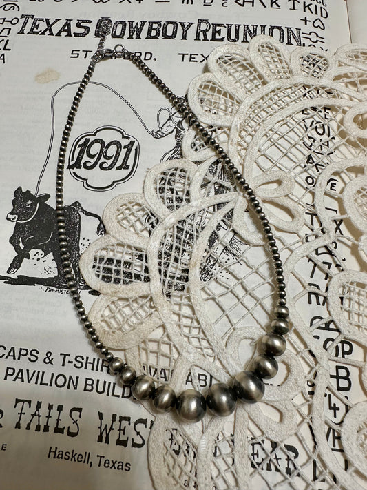 the elaine choker