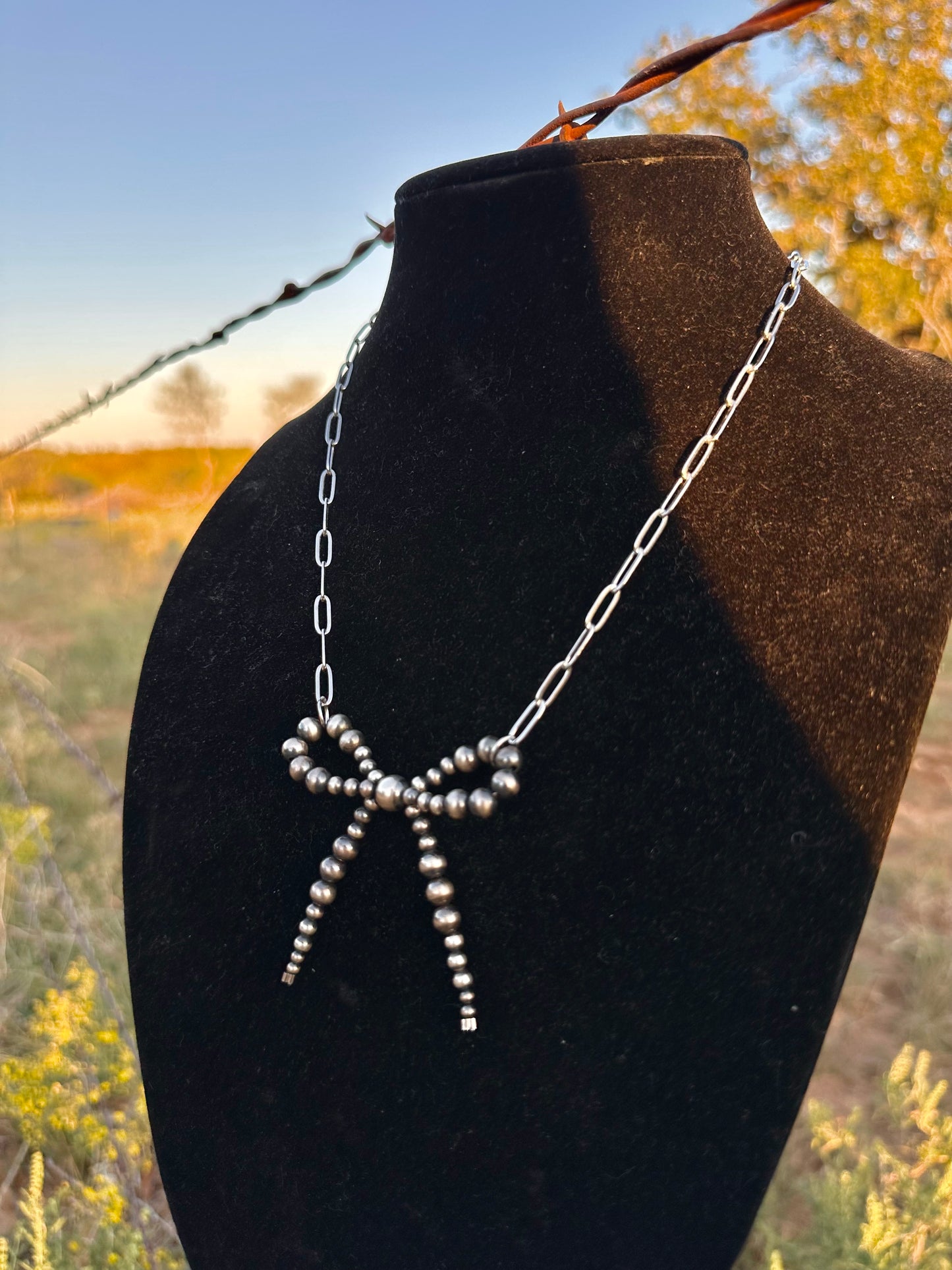 the big bow necklace