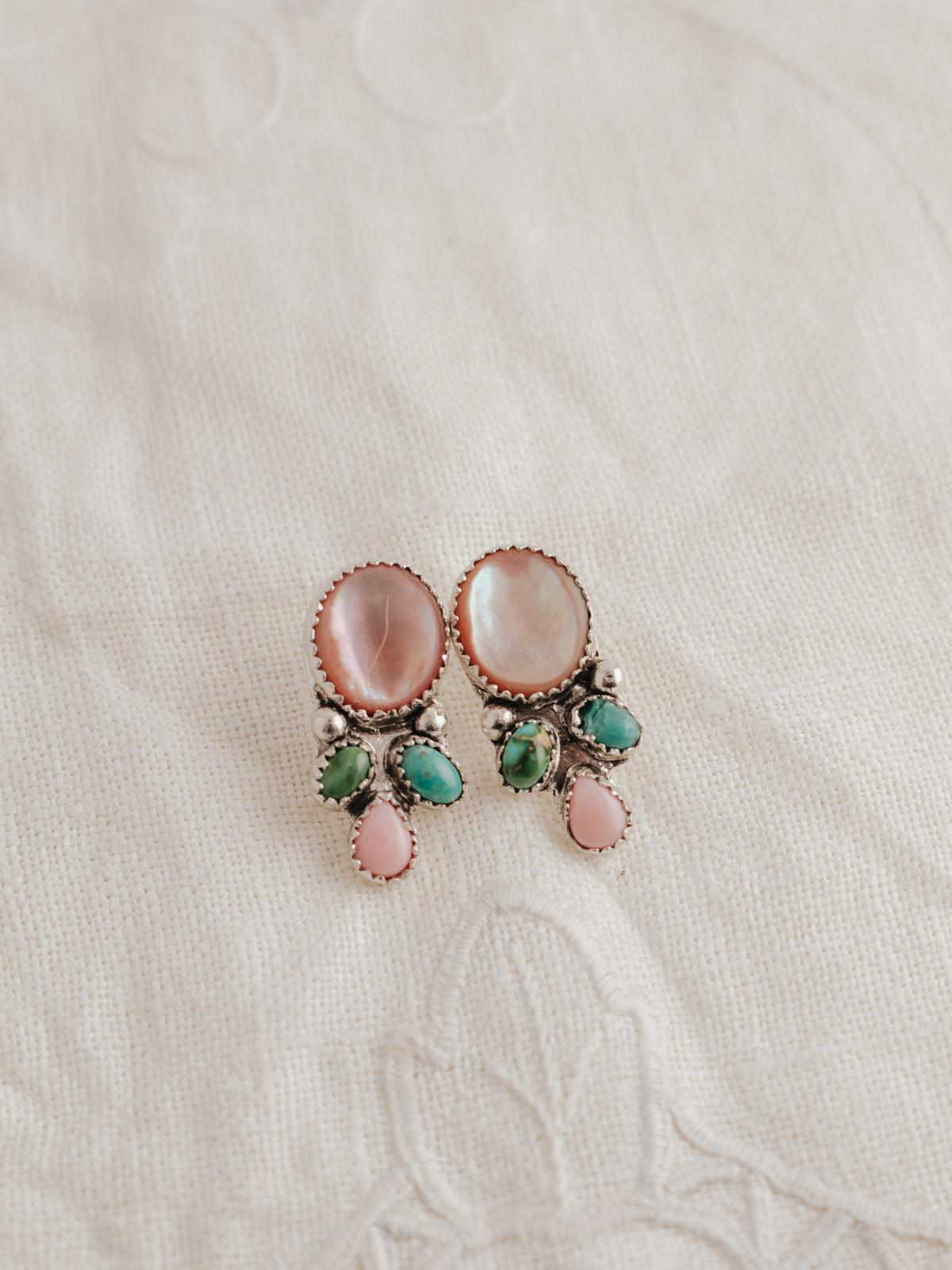 the pearly sage stud earrings