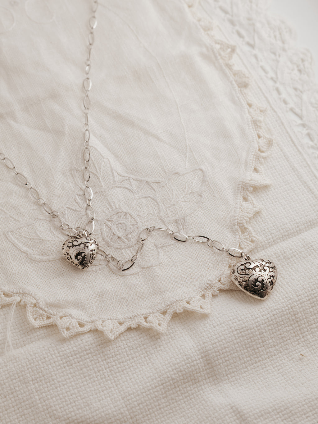 the vintage heart lariat necklace