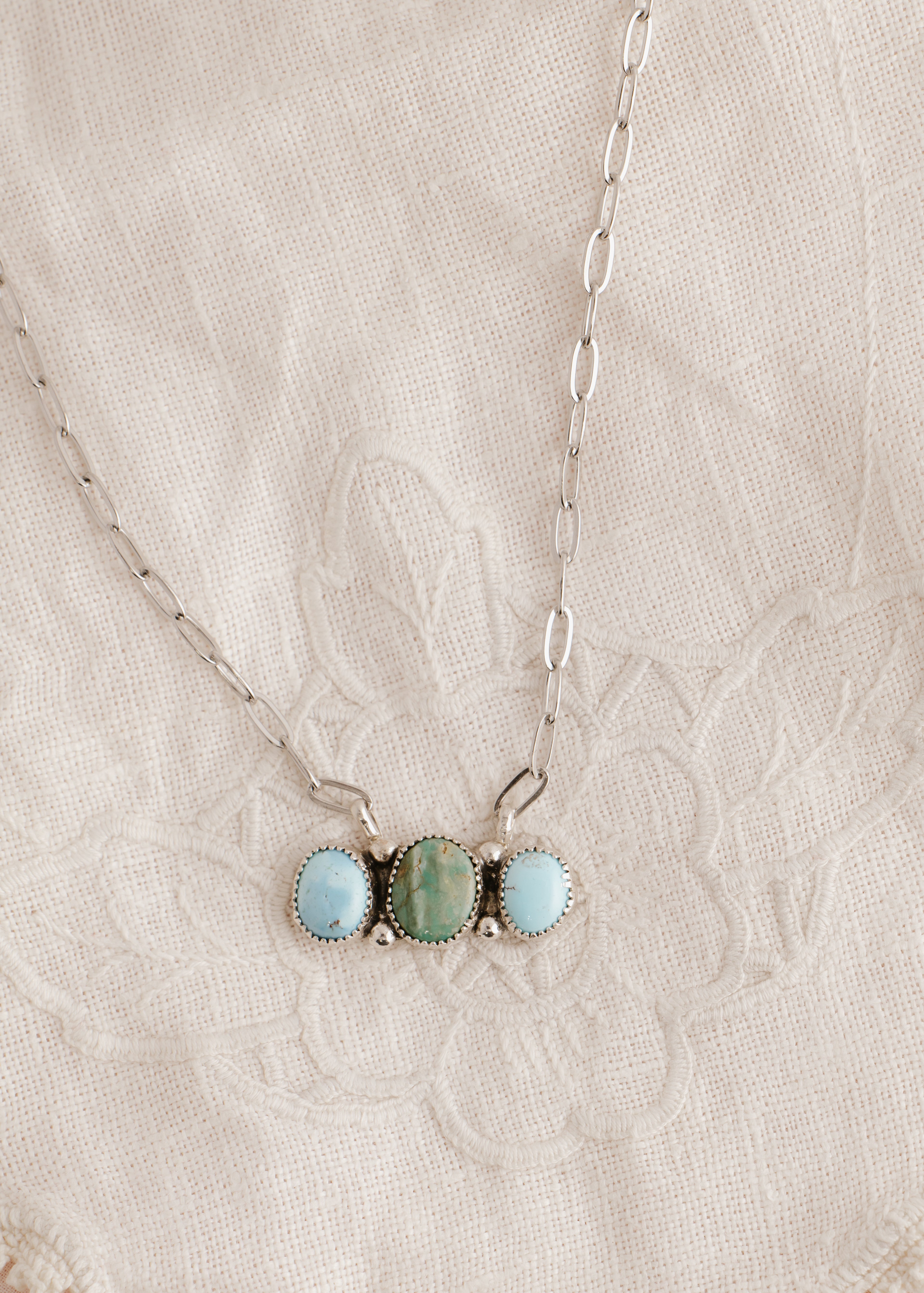 the dusty trails bar necklace