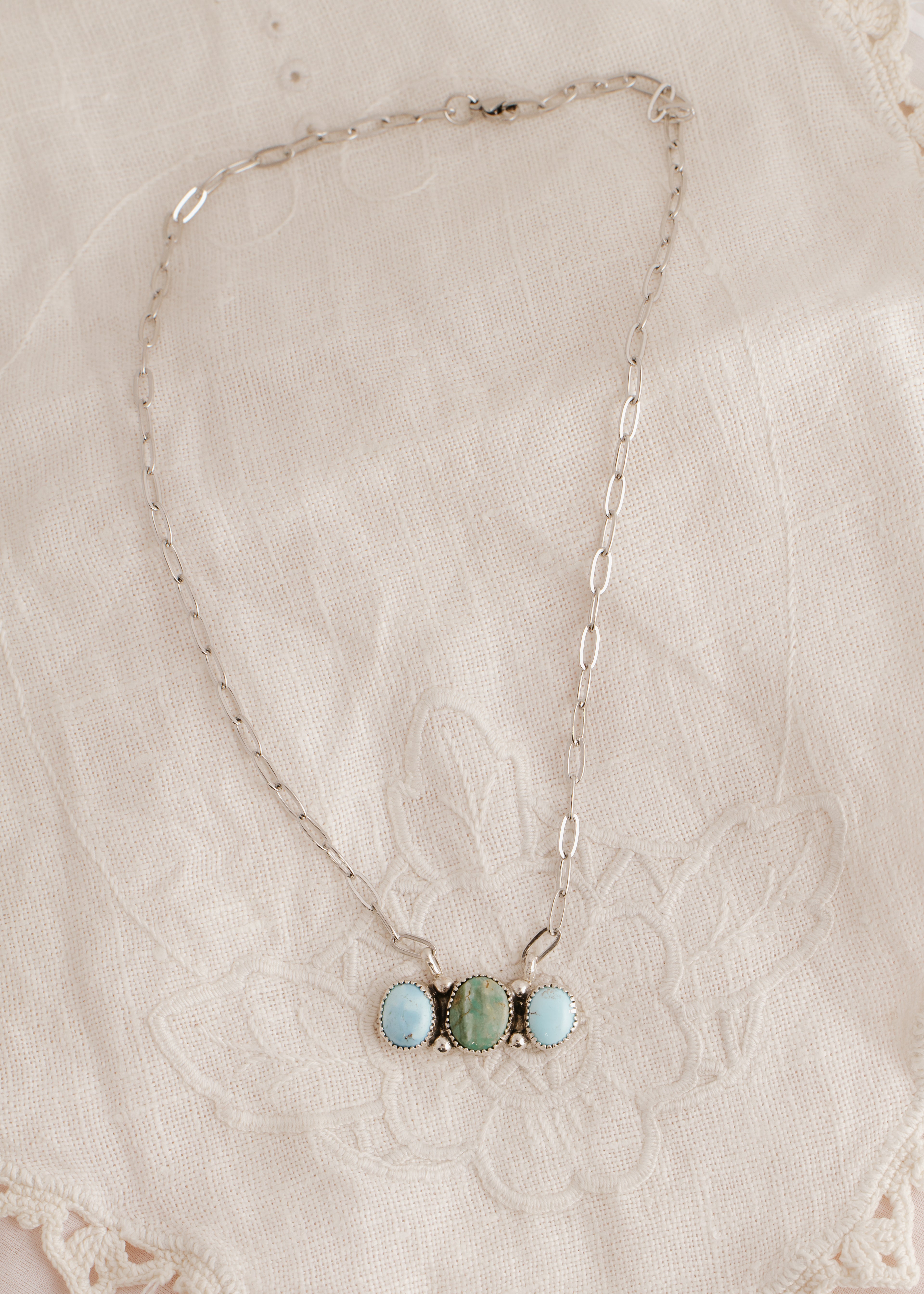 the dusty trails bar necklace
