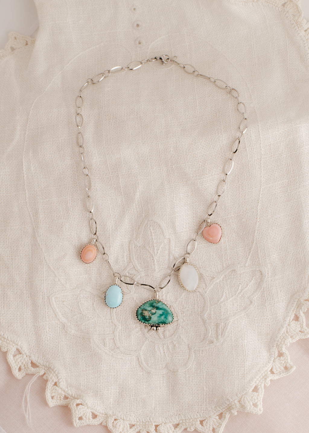 the desert rose choker