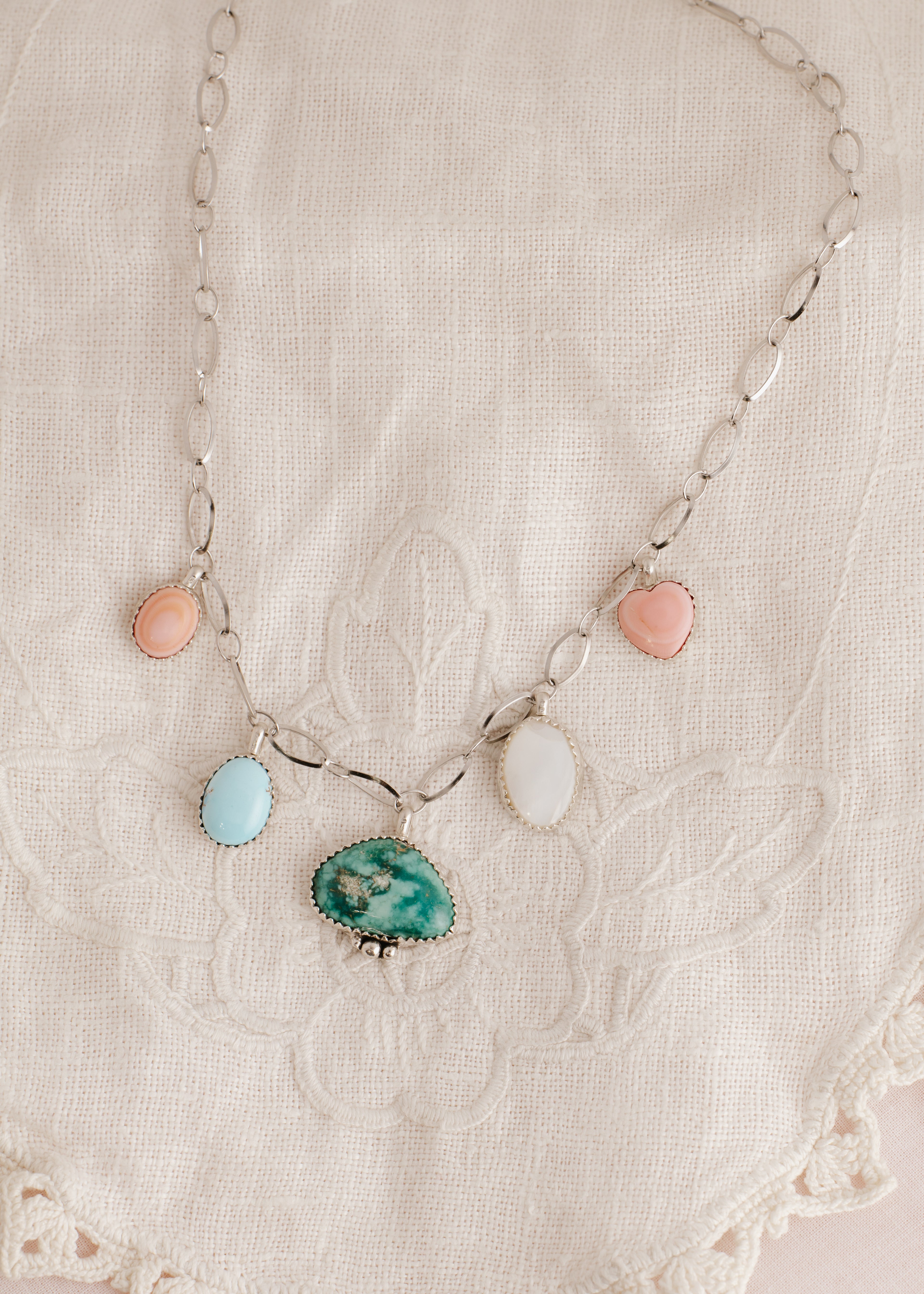 the desert rose choker